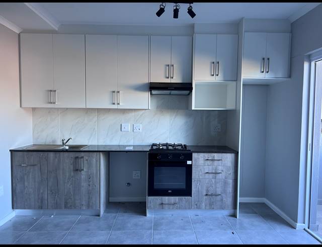 1 BEDROOM APARTMENT TO LET IN TABLE VIEW
